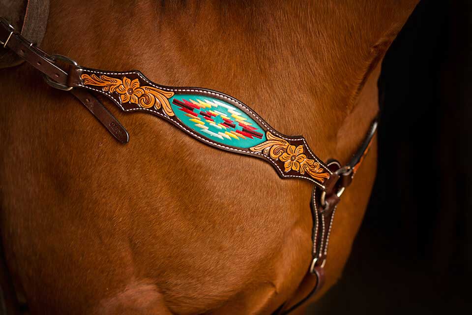 HORSE: BREAST COLLAR