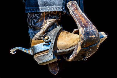HORSE: STIRRUPS, SPURS & ACCESORIES