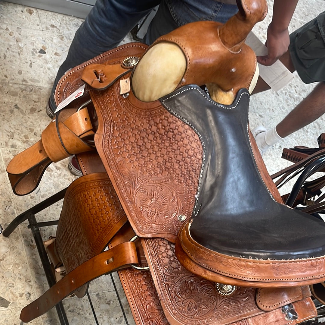 MONTURA 1034 — Bushland Ranch Store