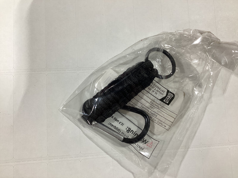 Men’s Carabiner Decor Keychain