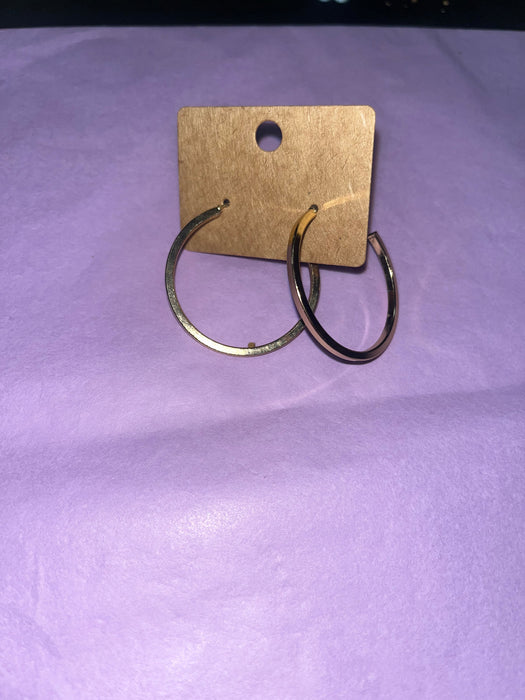 Gold simple hoop earrings