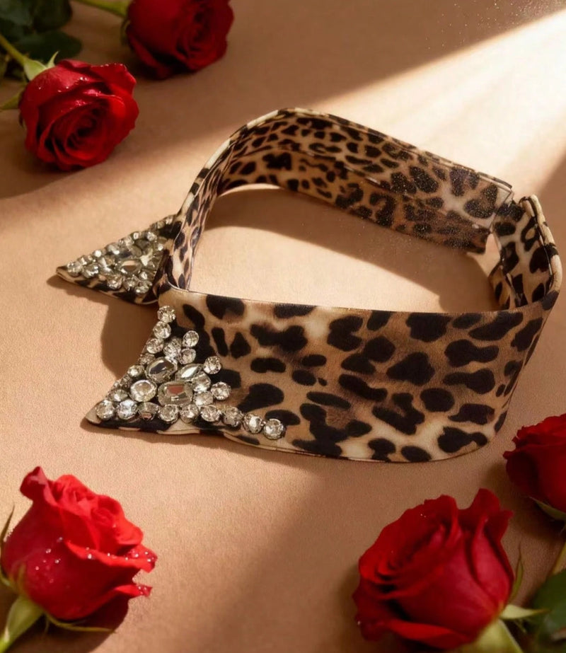 Sparkling Leopard Print Detachable Collar