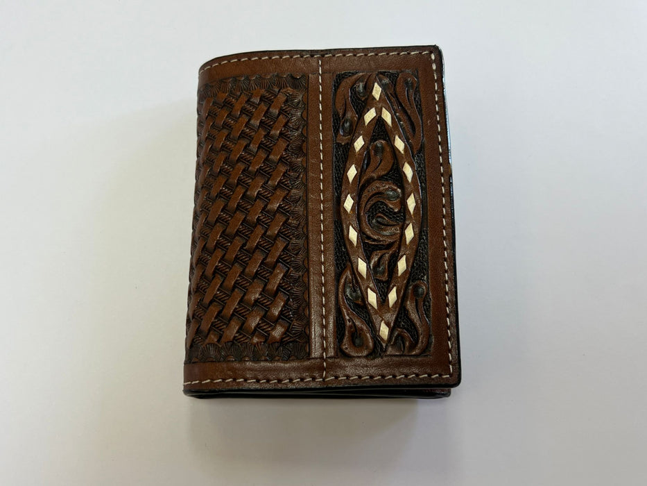 WALLET, BASKET WEAVE, SIDE PANEL WITH BUCKSTITCH OVAL, TRIFOLD